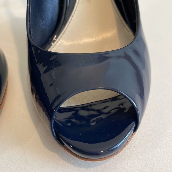 GUCCI Vitello Vernice Soft Blu Pumps - Picture 4 of 16